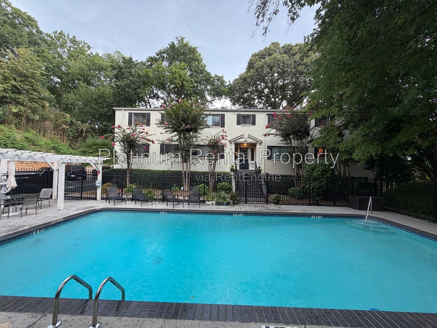 1 bedroom condo in AMAZING midtown location by Platinum Property Management Services, Inc. property image