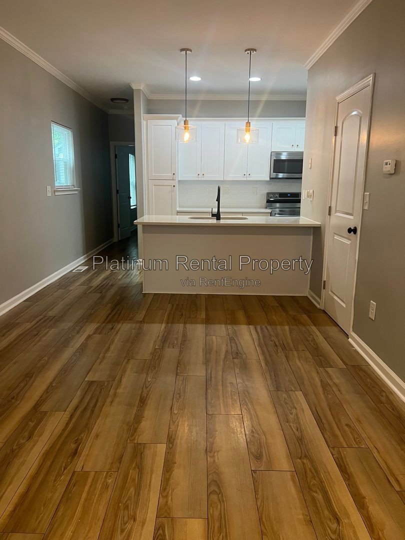 Fabulous 4 bedroom home in the heart of South Atlanta, by Platinum Property Management Services, Inc. property image
