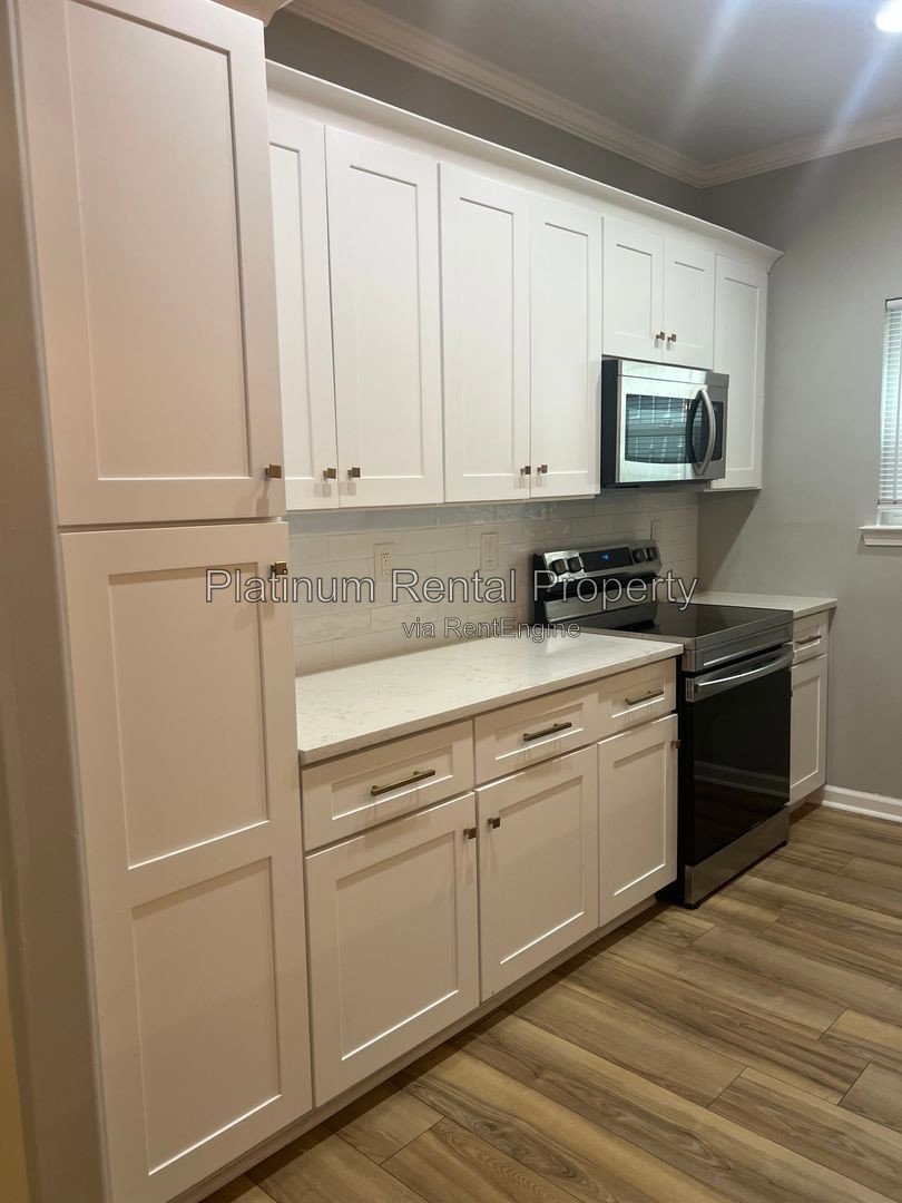 Fabulous 4 bedroom home in the heart of South Atlanta, by Platinum Property Management Services, Inc. property image