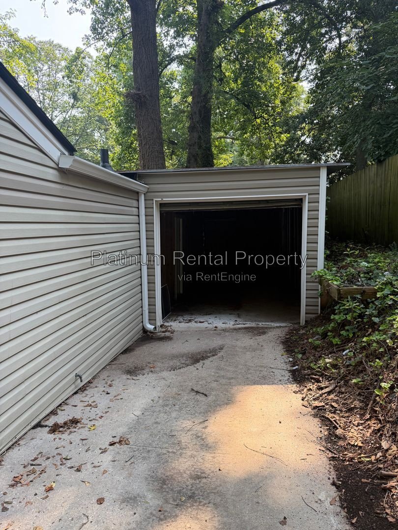 Updated 2 Bedroom Ranch home in Hapeville for rent by Platinum Property Management Services, Inc. property image