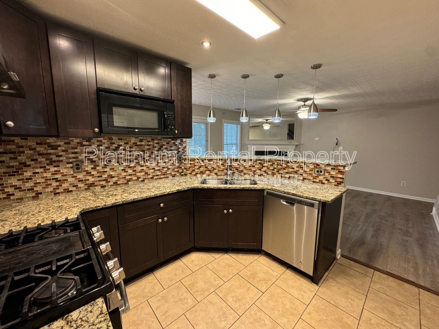 1823 Broadway St property image