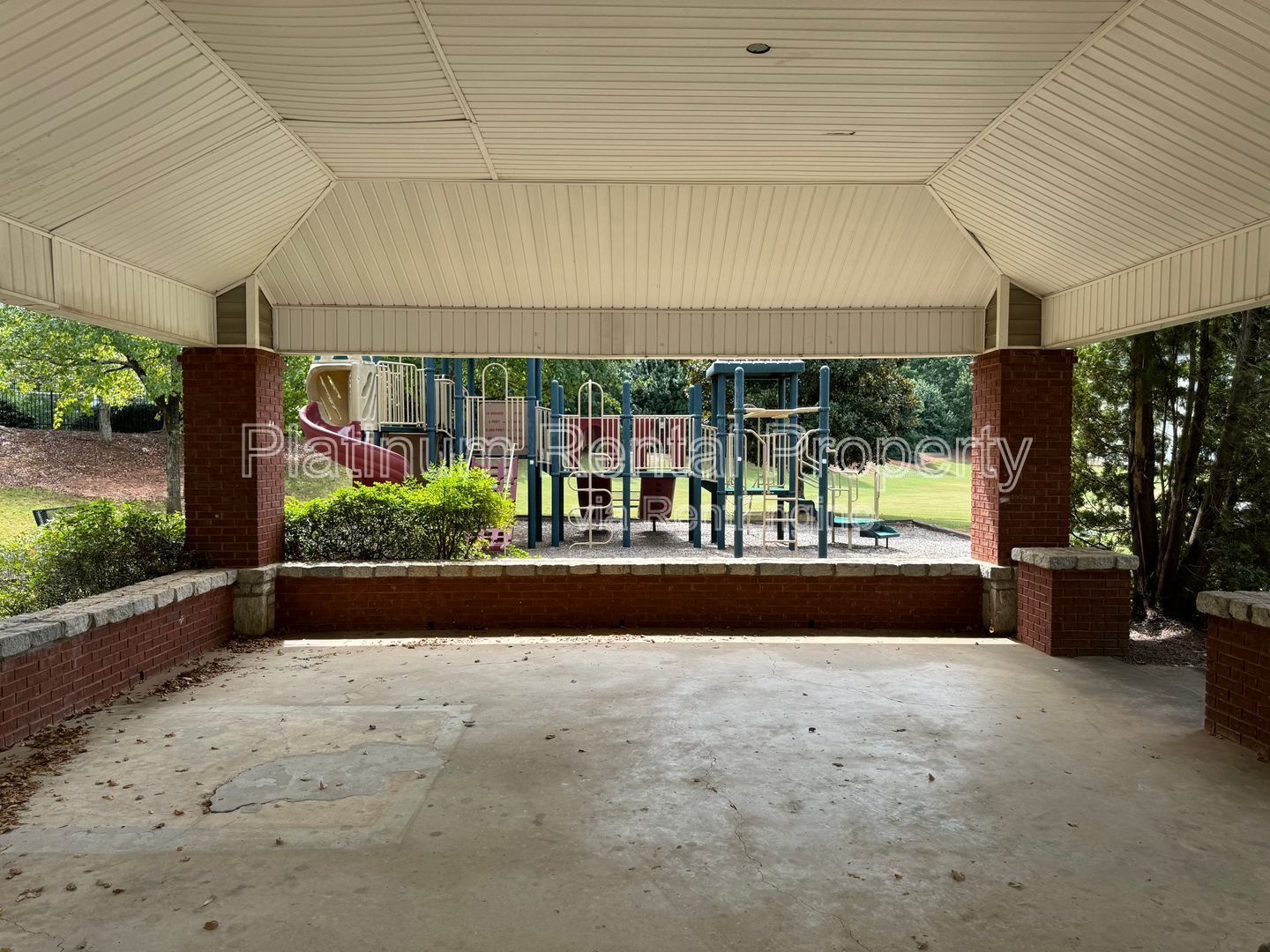 1823 Broadway St property image