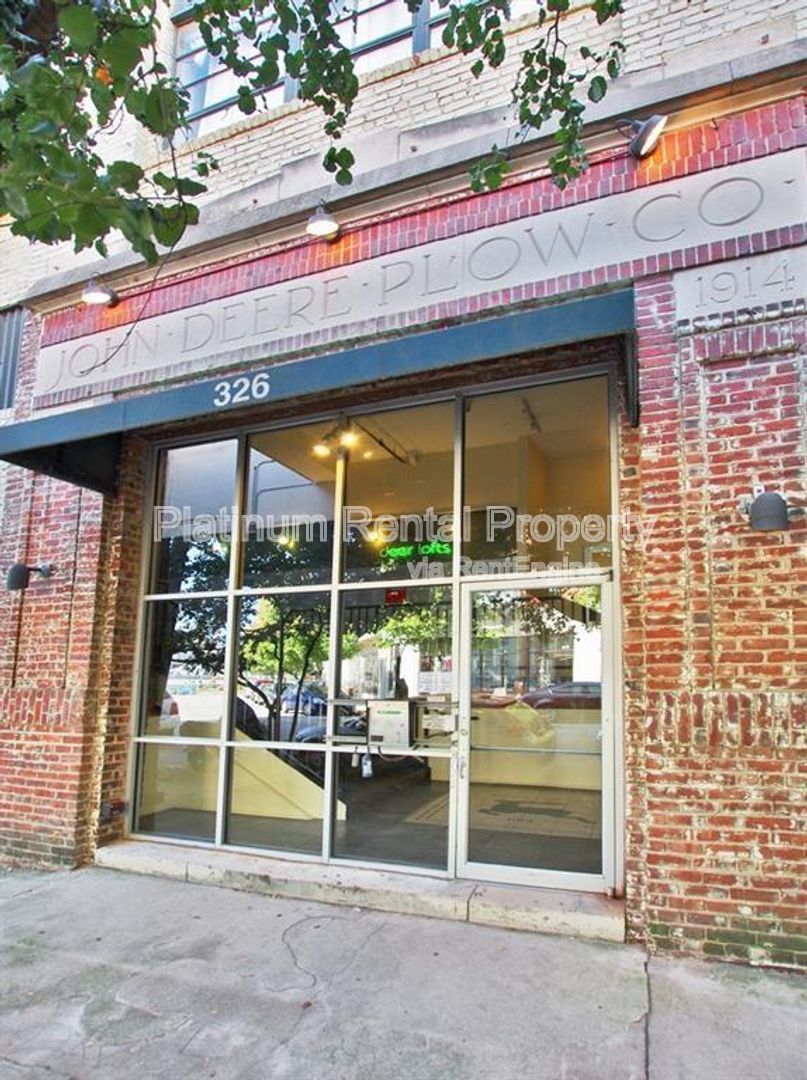 LOCATION, LOCATION, LOCATION! Gorgeous, downtown 2-story 3 bedroom loft in Atlanta by Platinum Property Management Services, Inc. property image