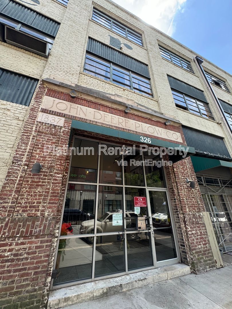 LOCATION, LOCATION, LOCATION! Gorgeous, downtown 2-story 3 bedroom loft in Atlanta by Platinum Property Management Services, Inc. property image