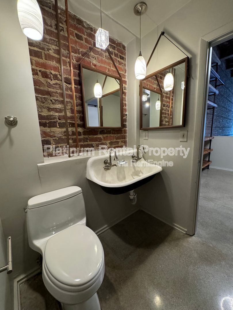 LOCATION, LOCATION, LOCATION! Gorgeous, downtown 2-story 3 bedroom loft in Atlanta by Platinum Property Management Services, Inc. property image