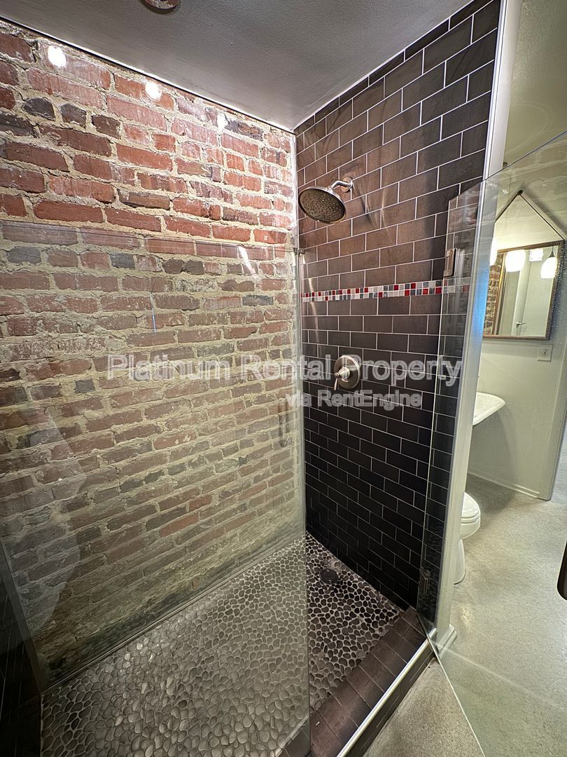 LOCATION, LOCATION, LOCATION! Gorgeous, downtown 2-story 3 bedroom loft in Atlanta by Platinum Property Management Services, Inc. property image
