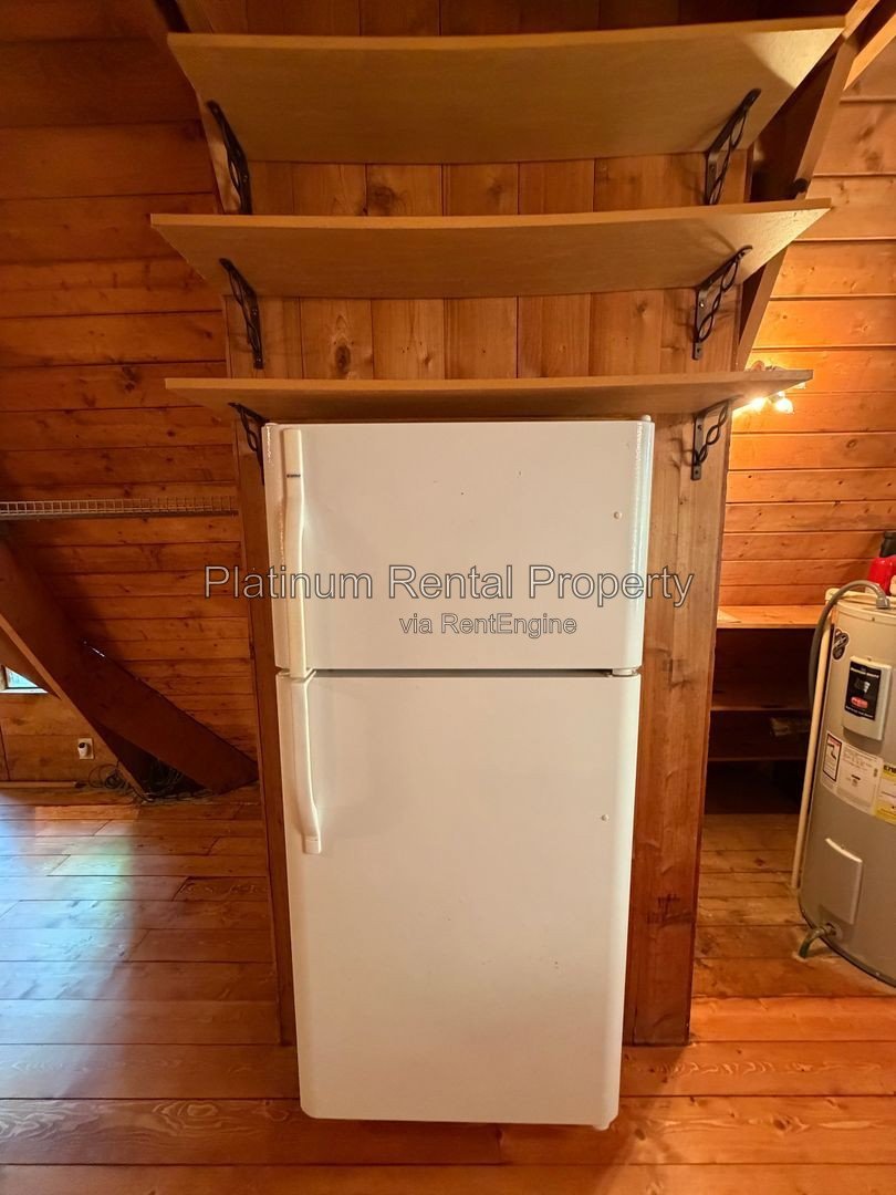 Lake Cottage for rent in Gainesville by Platinum Property Management Services, Inc. property image