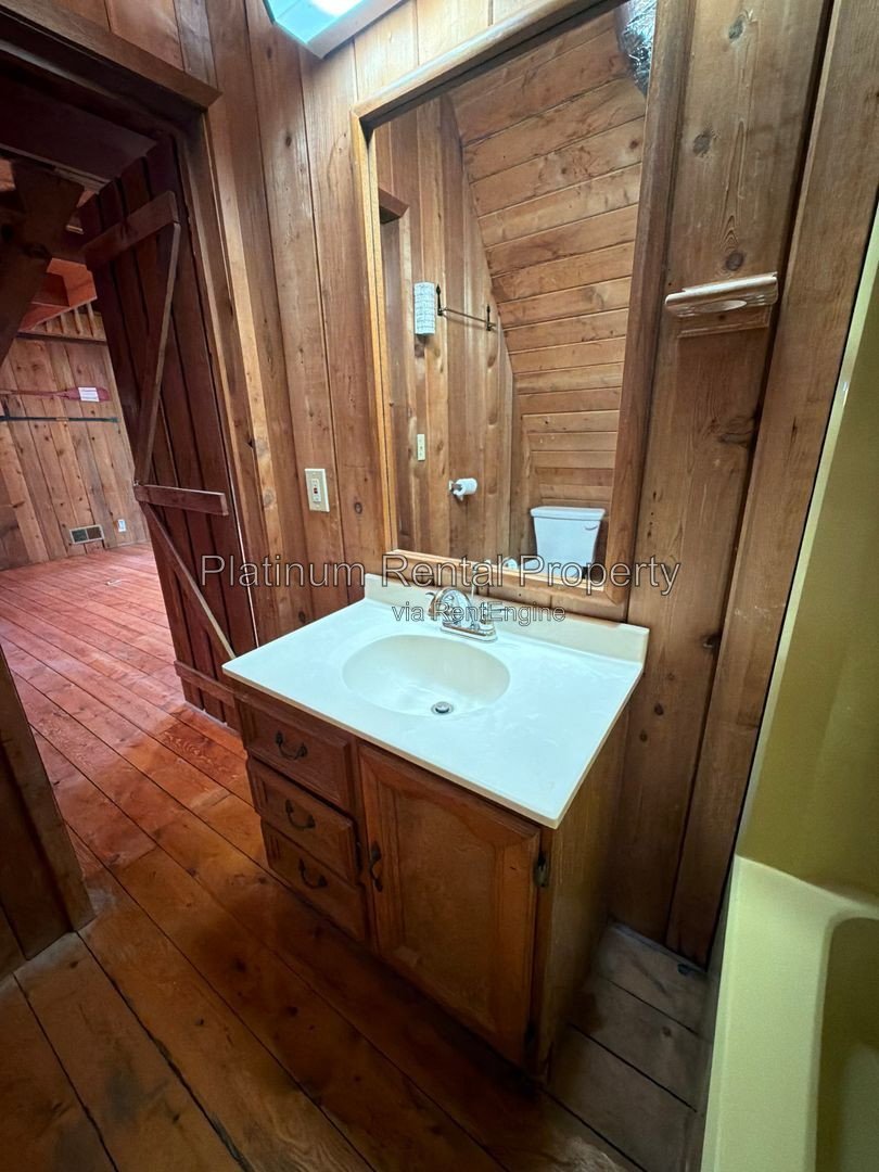 Lake Cottage for rent in Gainesville by Platinum Property Management Services, Inc. property image