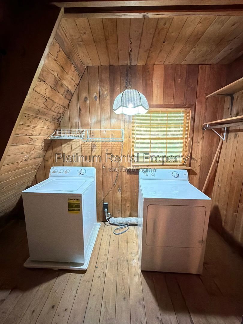 Lake Cottage for rent in Gainesville by Platinum Property Management Services, Inc. property image