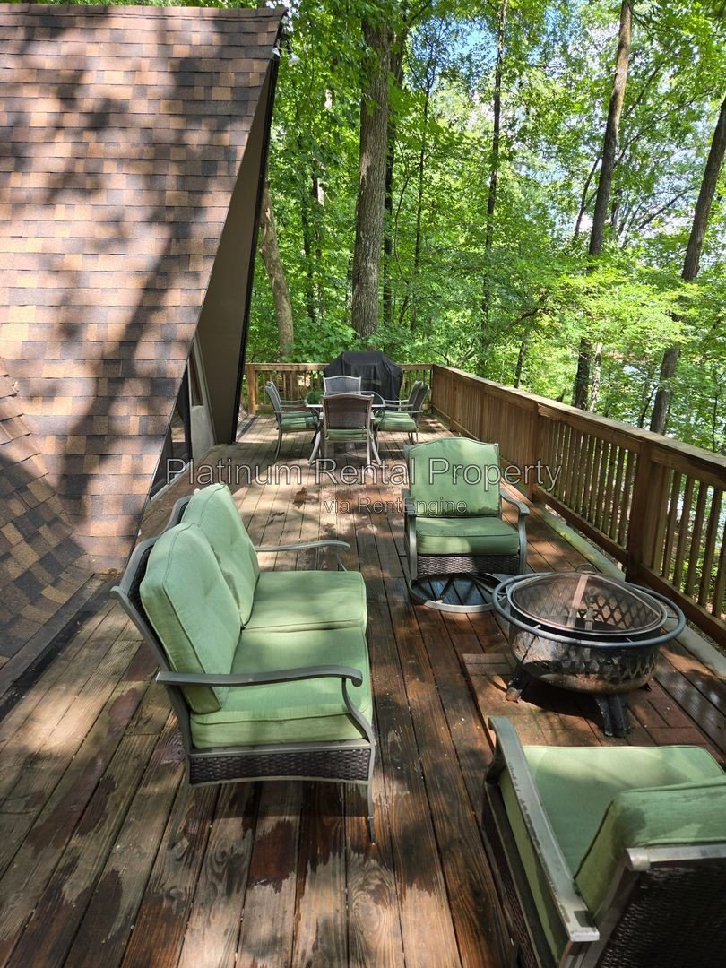 Lake Cottage for rent in Gainesville by Platinum Property Management Services, Inc. property image
