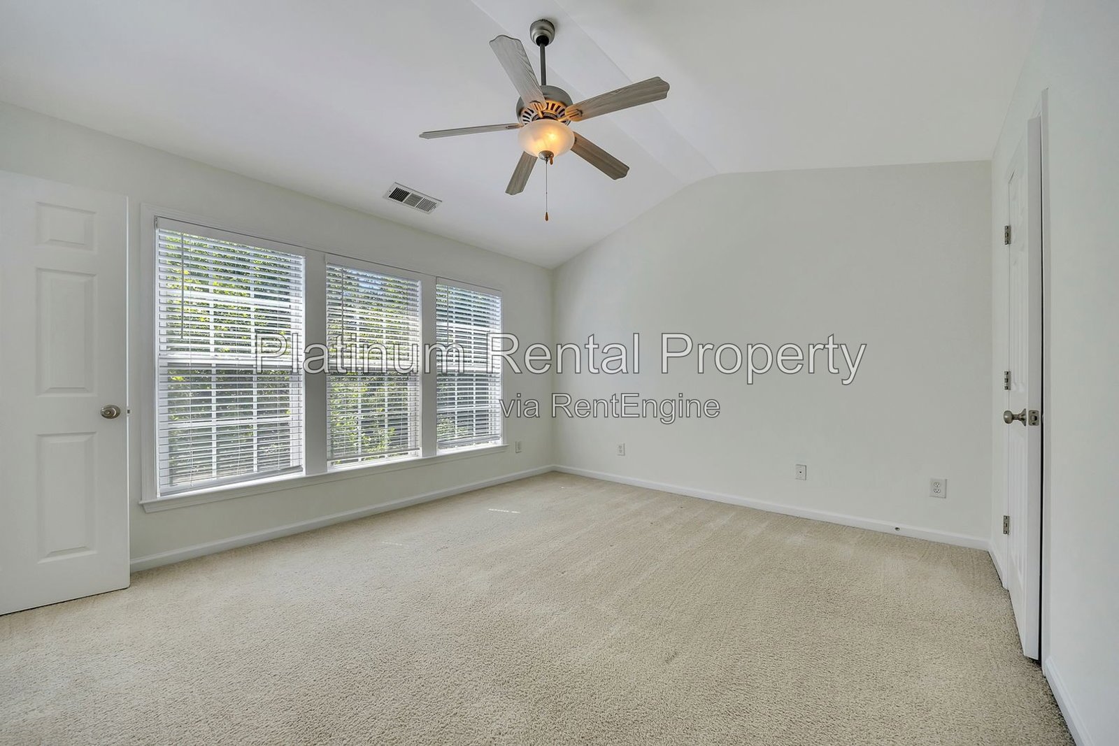 Fabulous, 3 Bedroom, END UNIT townhome in desirable Woodstock by Platinum Property Management Services, Inc. property image