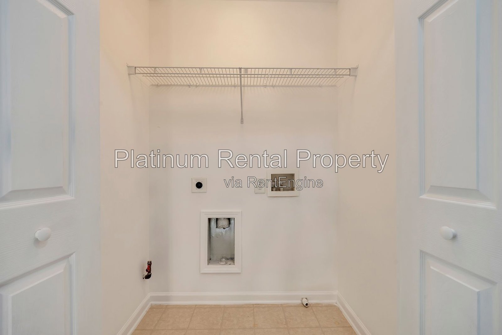 Fabulous, 3 Bedroom, END UNIT townhome in desirable Woodstock by Platinum Property Management Services, Inc. property image