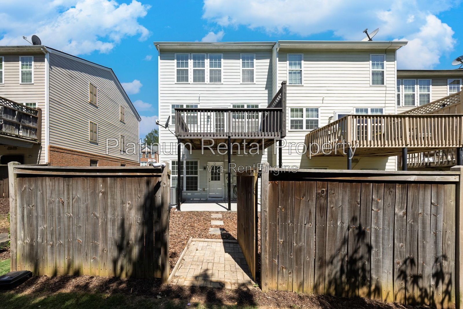 Fabulous, 3 Bedroom, END UNIT townhome in desirable Woodstock by Platinum Property Management Services, Inc. property image
