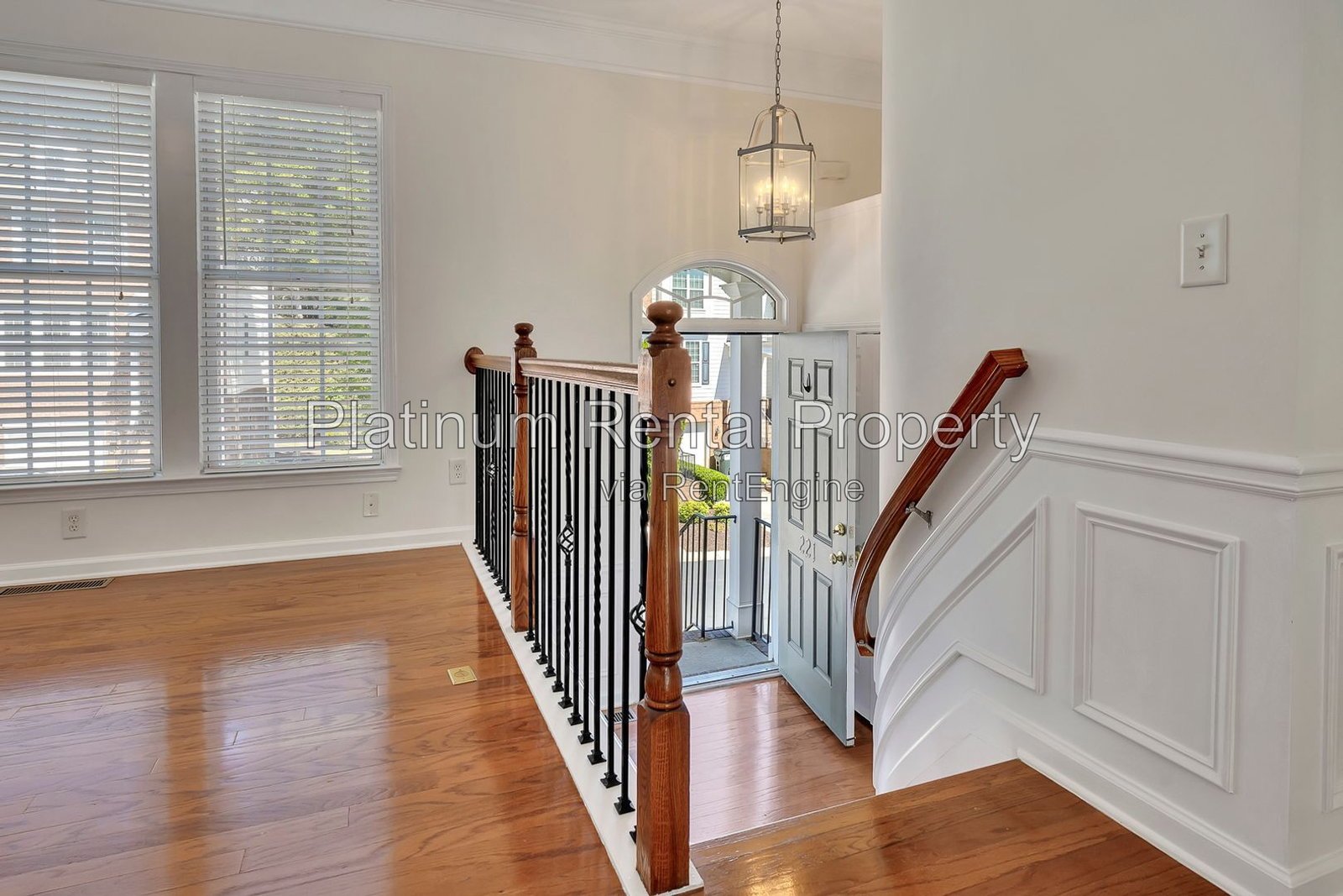 Fabulous, 3 Bedroom, END UNIT townhome in desirable Woodstock by Platinum Property Management Services, Inc. property image
