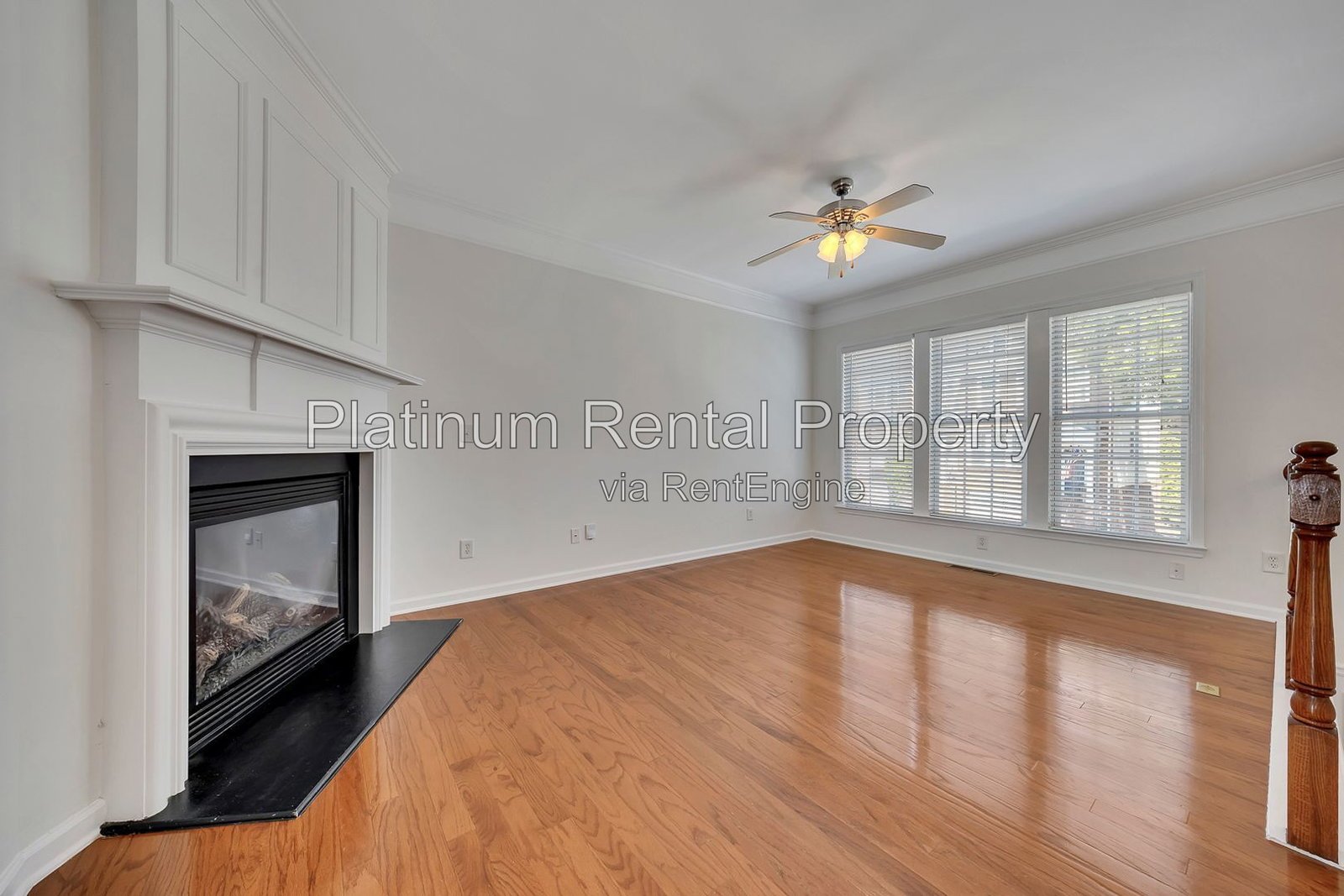 Fabulous, 3 Bedroom, END UNIT townhome in desirable Woodstock by Platinum Property Management Services, Inc. property image