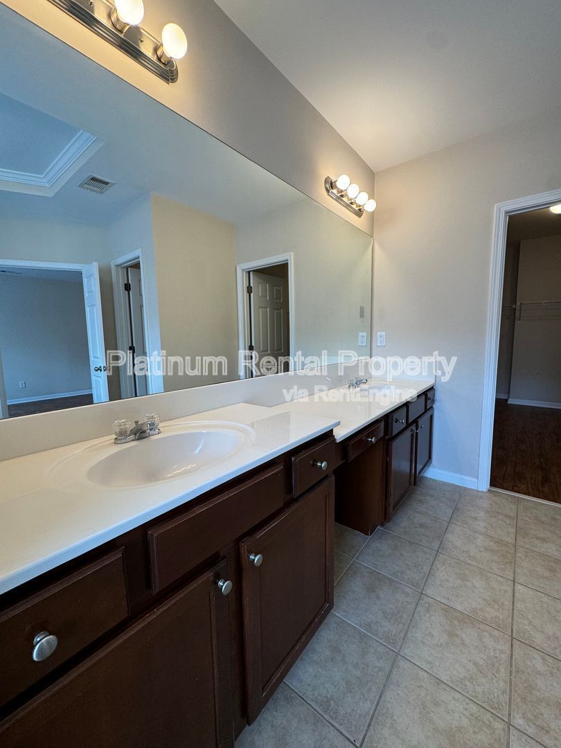 4 Bedroom Brick Townhome in Milton for rent by Platinum Property Management Services, Inc. property image