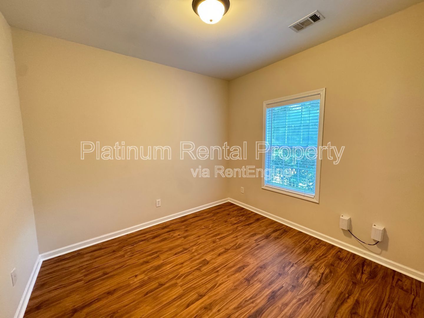 4 Bedroom Brick Townhome in Milton for rent by Platinum Property Management Services, Inc. property image