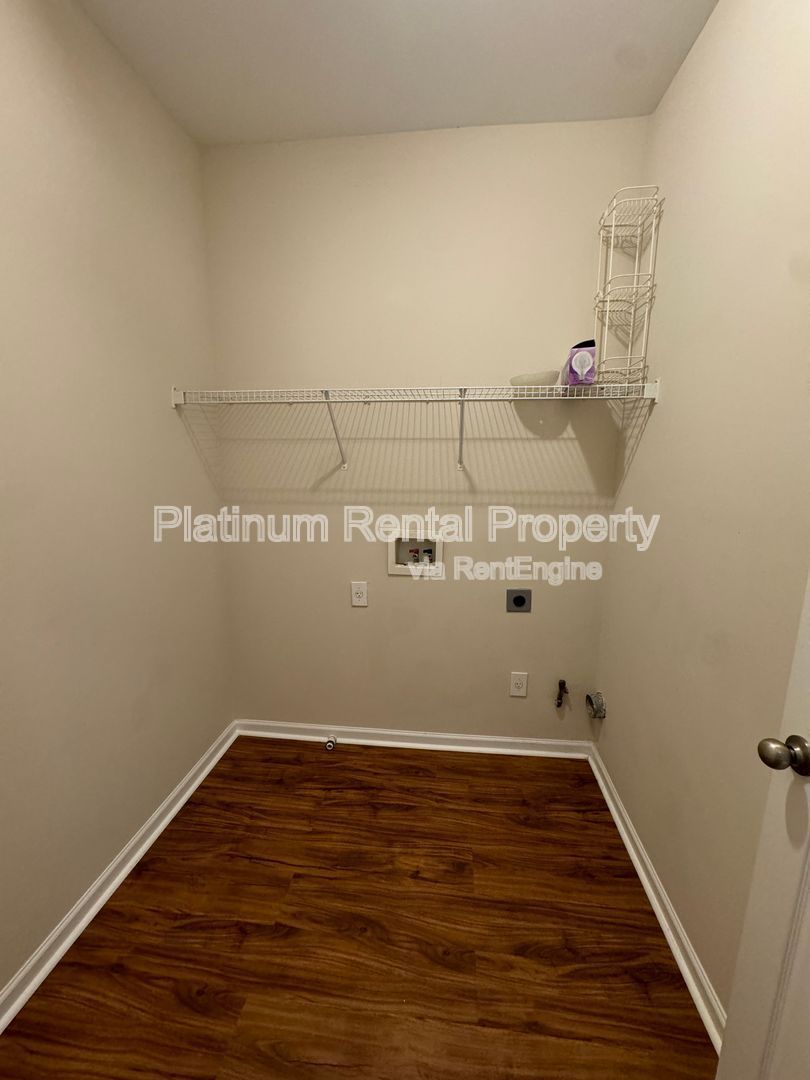 4 Bedroom Brick Townhome in Milton for rent by Platinum Property Management Services, Inc. property image