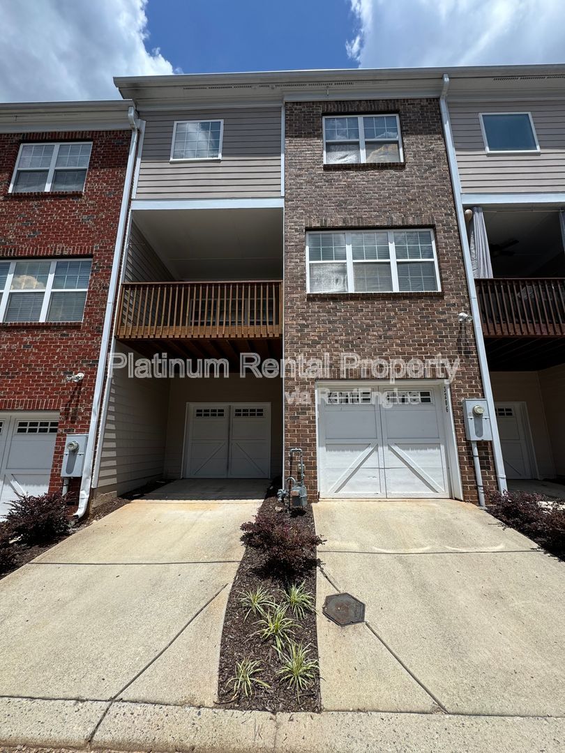 4 Bedroom Brick Townhome in Milton for rent by Platinum Property Management Services, Inc. property image