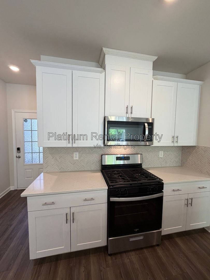 Better-than-new 3 bedroom townhome in Dawsonville by Platinum Property Management Services, Inc. property image