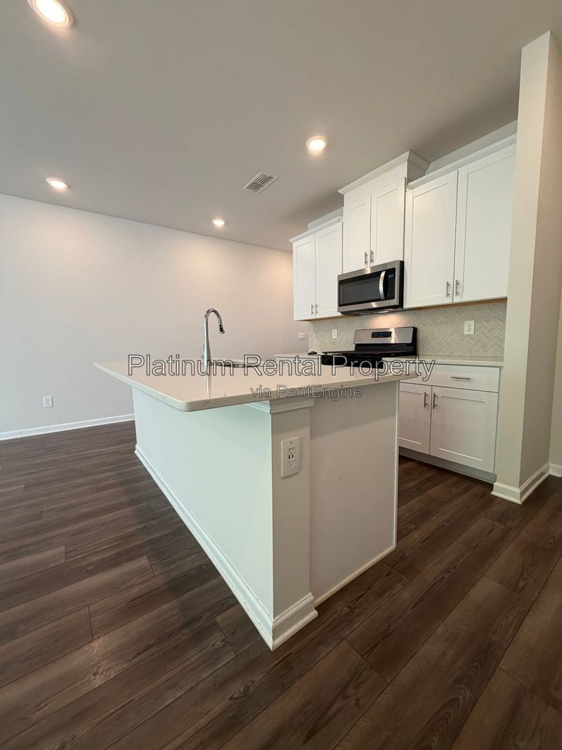 Better-than-new 3 bedroom townhome in Dawsonville by Platinum Property Management Services, Inc. property image