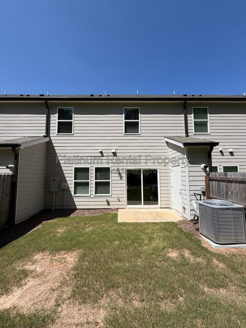 Better-than-new 3 bedroom townhome in Dawsonville by Platinum Property Management Services, Inc. property image